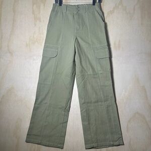 Fashion Nova Own It Sage Green Cargo Pants NWT Contrast Stitch Pant Medium NWT
